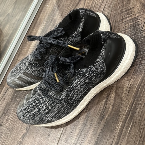 Adidas - Picture 2 of 8